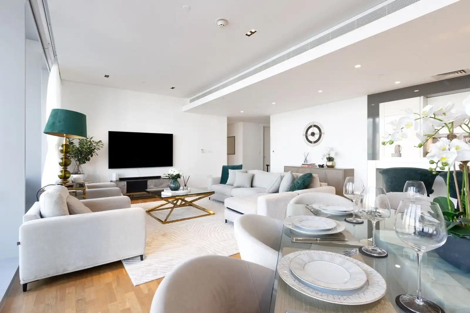 Luxury 2BR with Sea, Ain Dubai & Skyline Views, Dubai