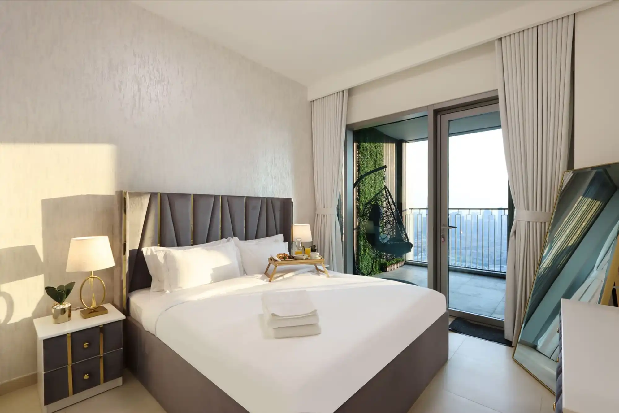 Luxury 3B and maids Burj View, Steps to Dubai Mall, Dubai
