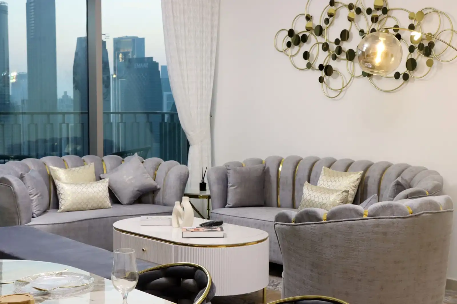 Luxury 3B and maids Burj View, Steps to Dubai Mall, Dubai