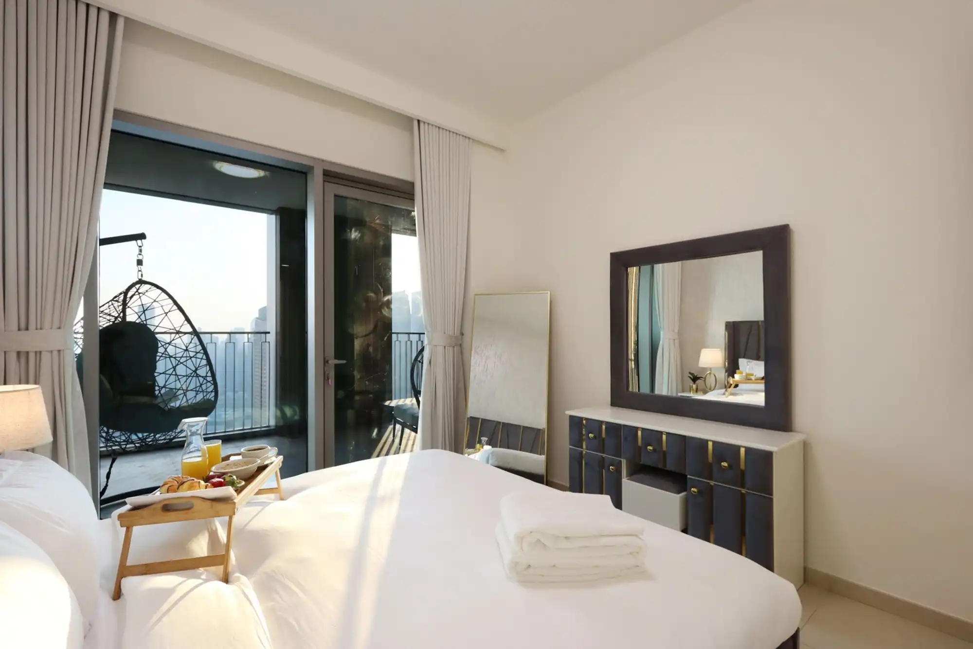 Luxury 3B and maids Burj View, Steps to Dubai Mall, Dubai