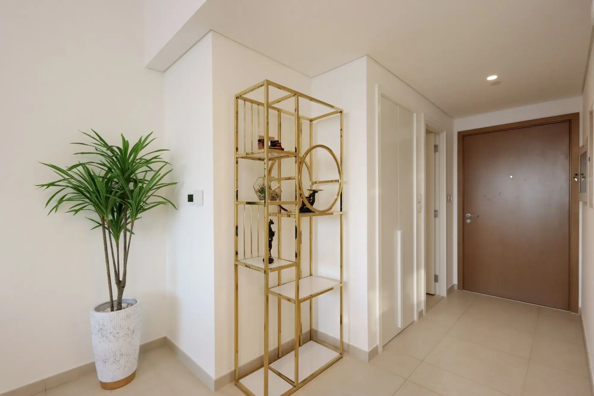 Luxury 3B and maids Burj View, Steps to Dubai Mall, Dubai