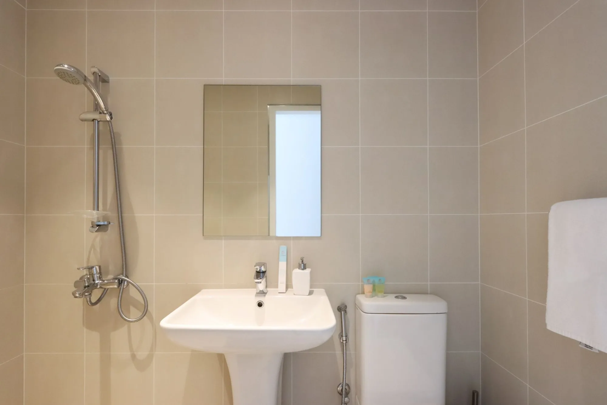 Luxury 3B with Maid's Room, Dubai