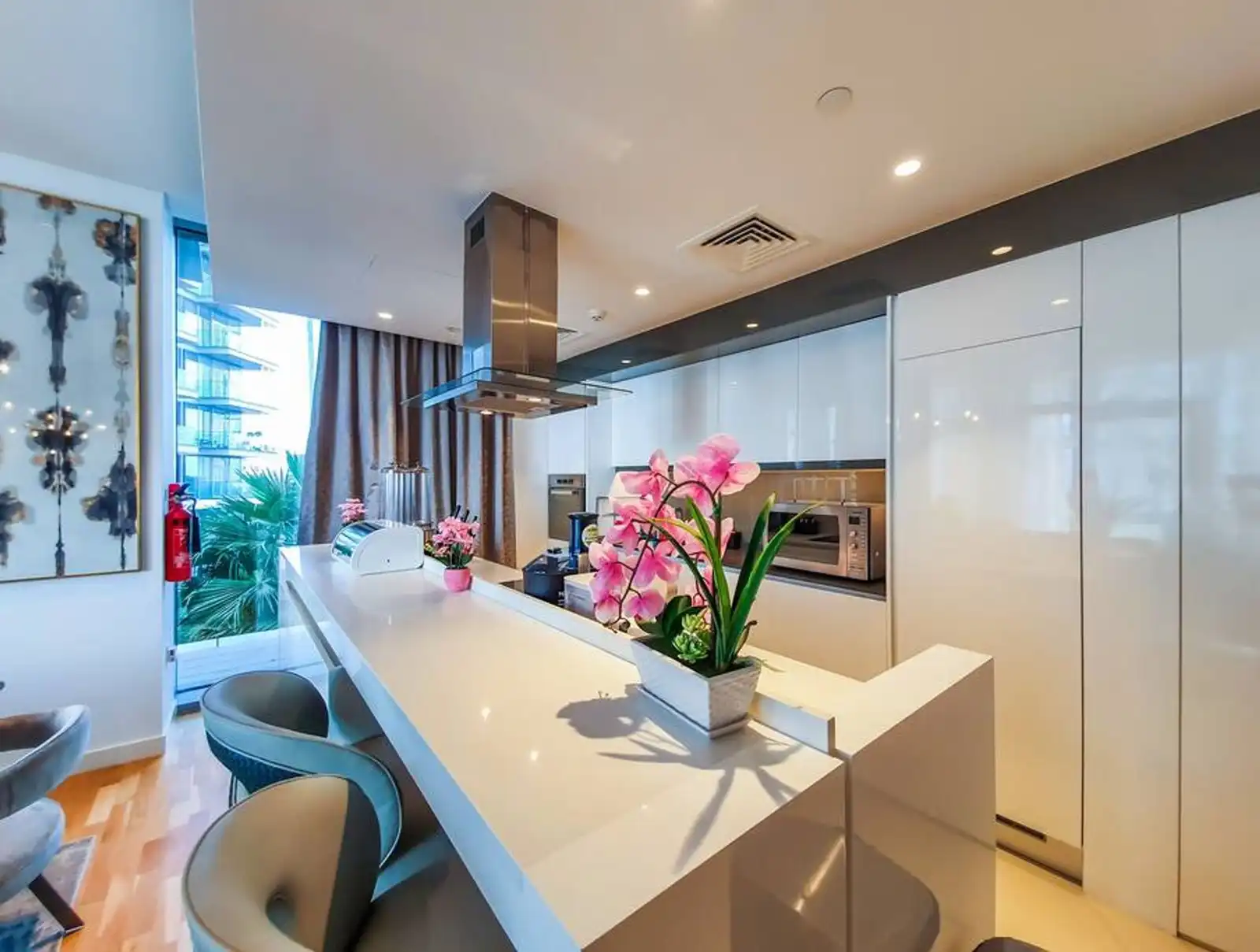 Luxury 3B with Maid's Room, Dubai