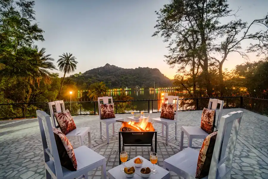 Mangal House by the Lake, Mount Abu