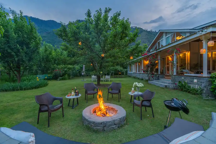 Mayflower Aramgarh - Raison W/ Breakfast, Manali