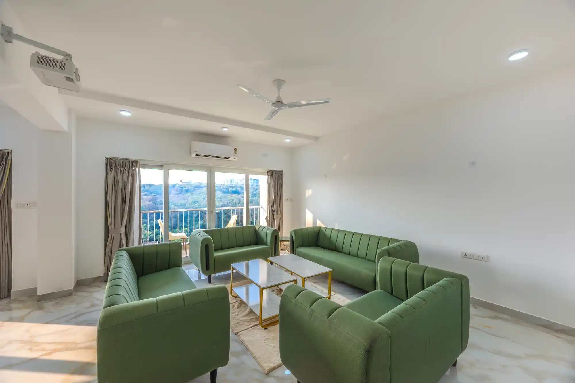 MidPoint Uno Suite, South Goa