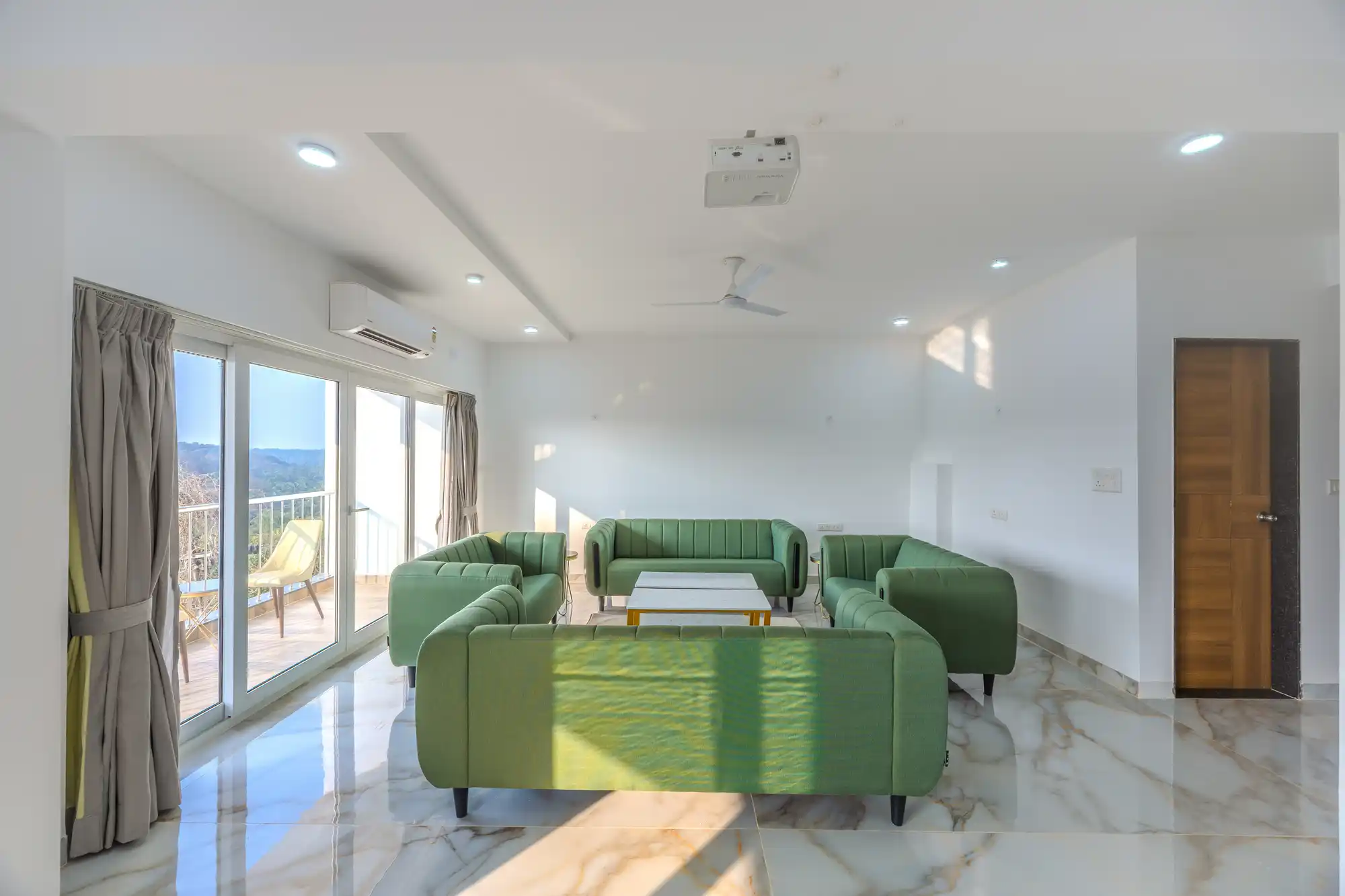 MidPoint Uno Suite, South Goa