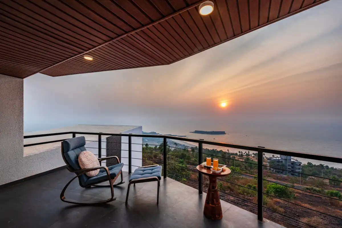 Mimosa Sunsets, Dapoli
