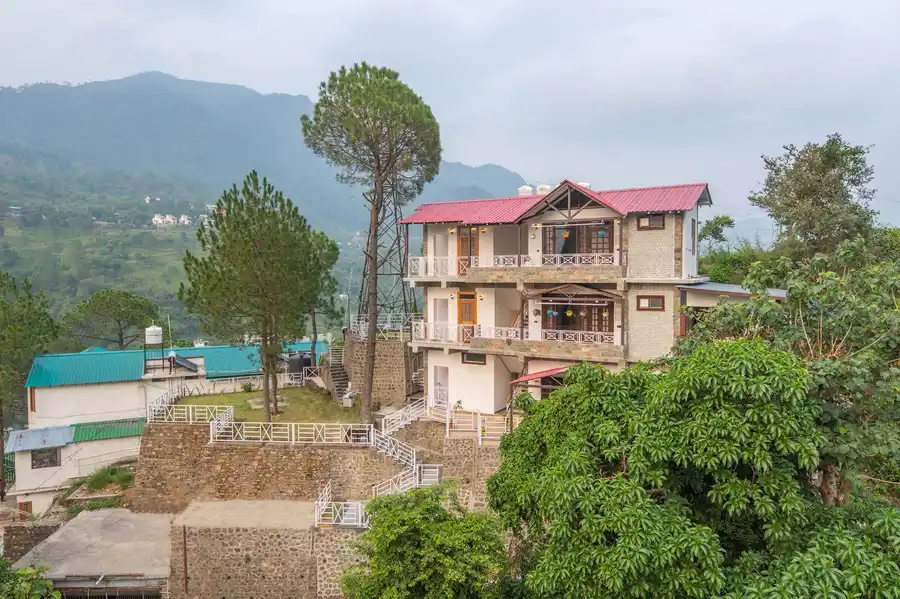 Mist @ Cottage On The Lake, Bhimtal