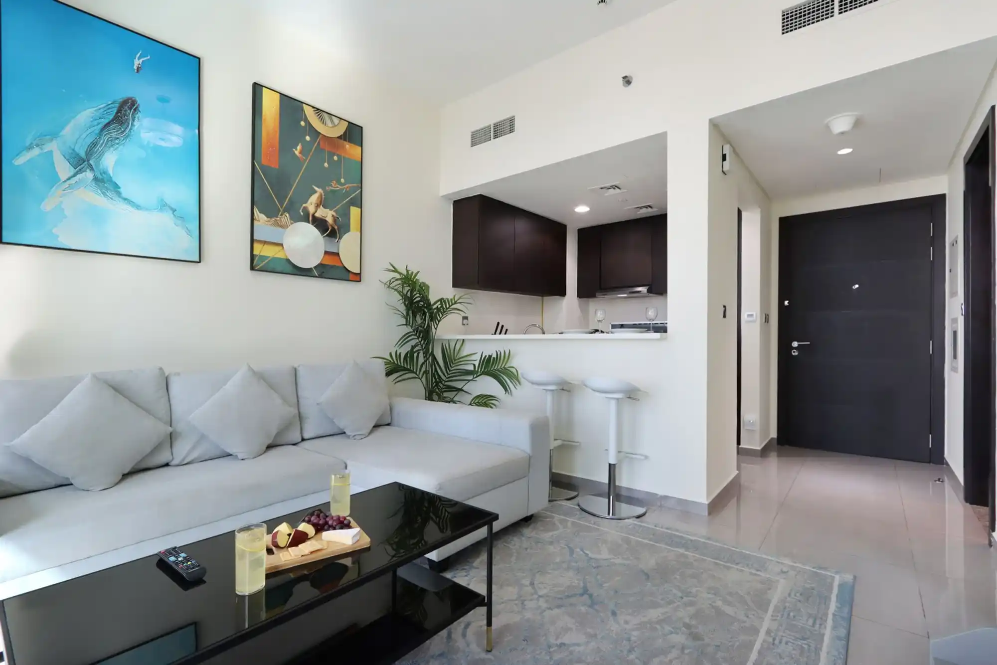 Modern 1 Bed In Merano Tower, Dubai