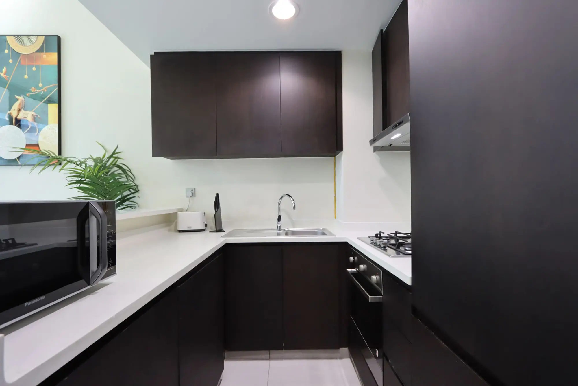 Modern 1 Bed In Merano Tower, Dubai