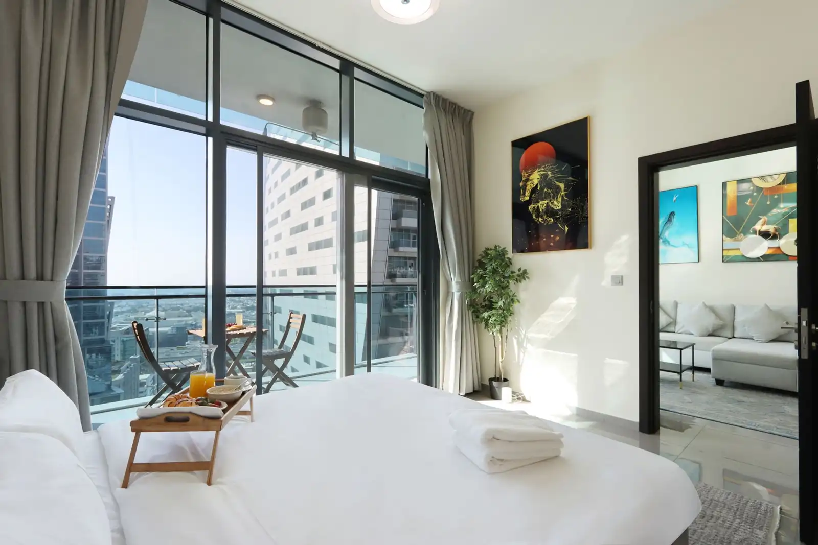Modern 1 Bed In Merano Tower, Dubai