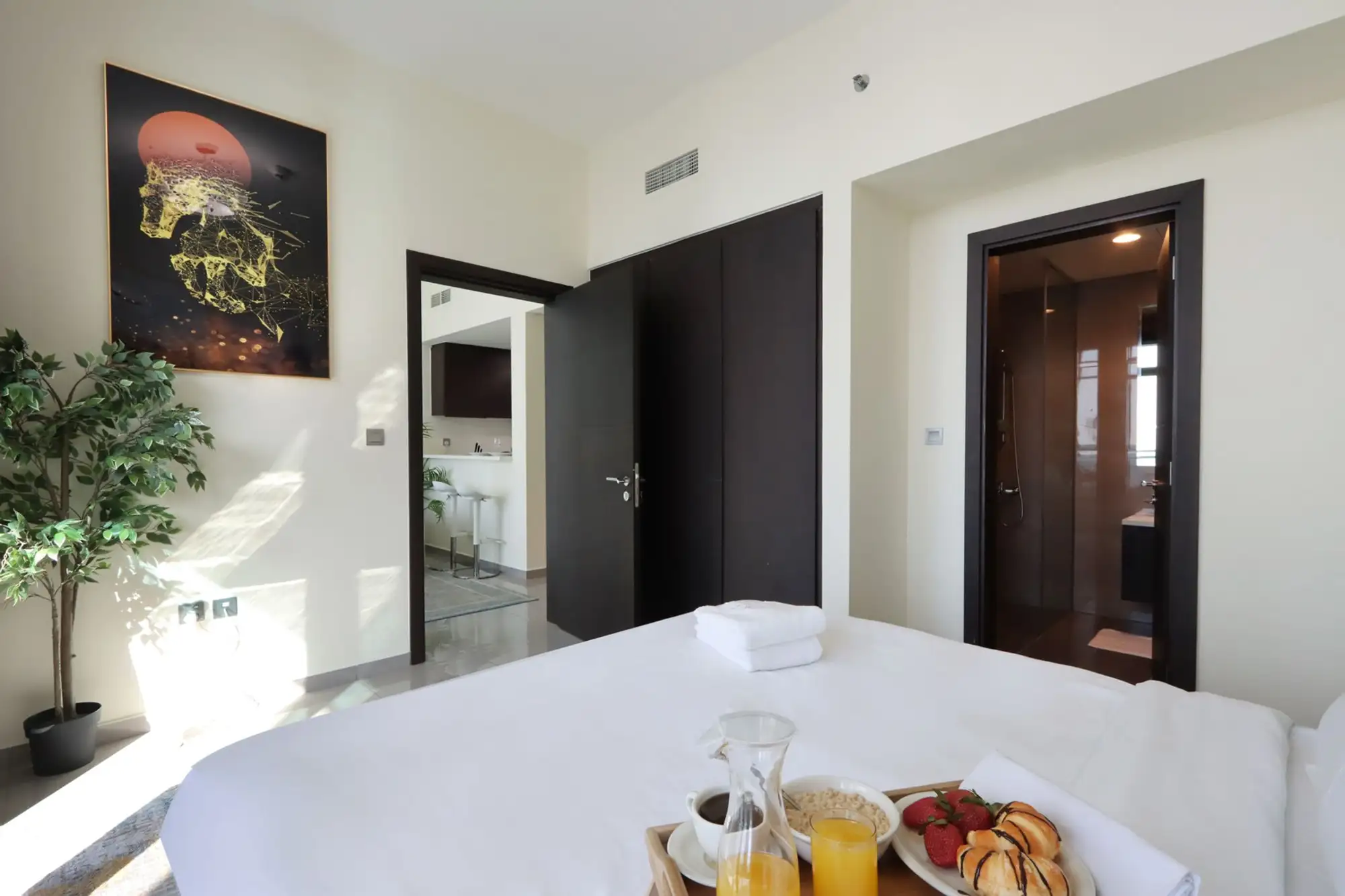 Modern 1 Bed In Merano Tower, Dubai