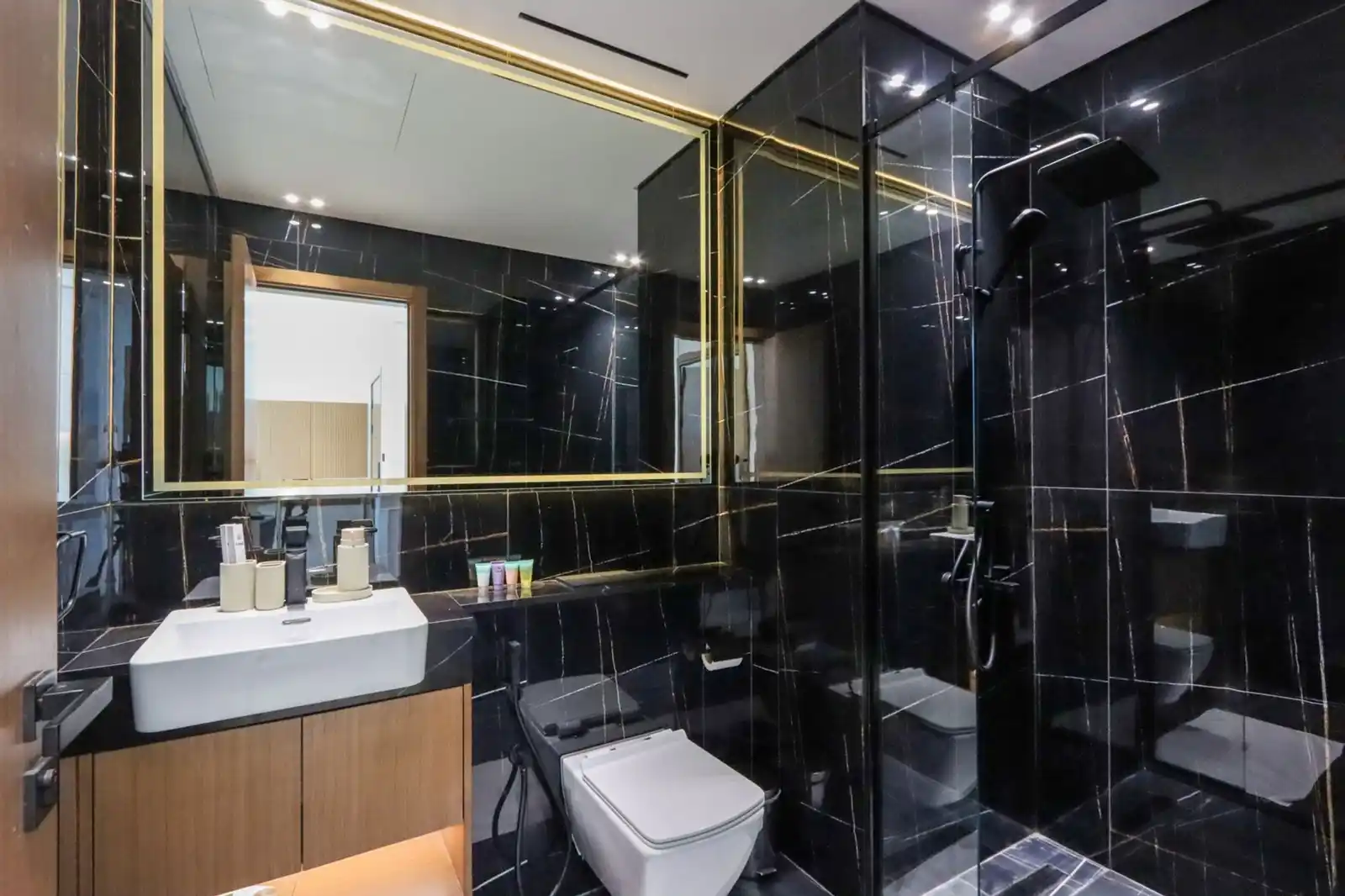 Modern 1BHK with Private Balcony, Dubai