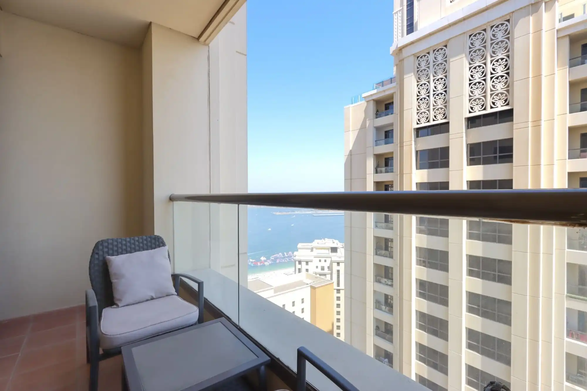 Modern 2BR in Shams, Dubai