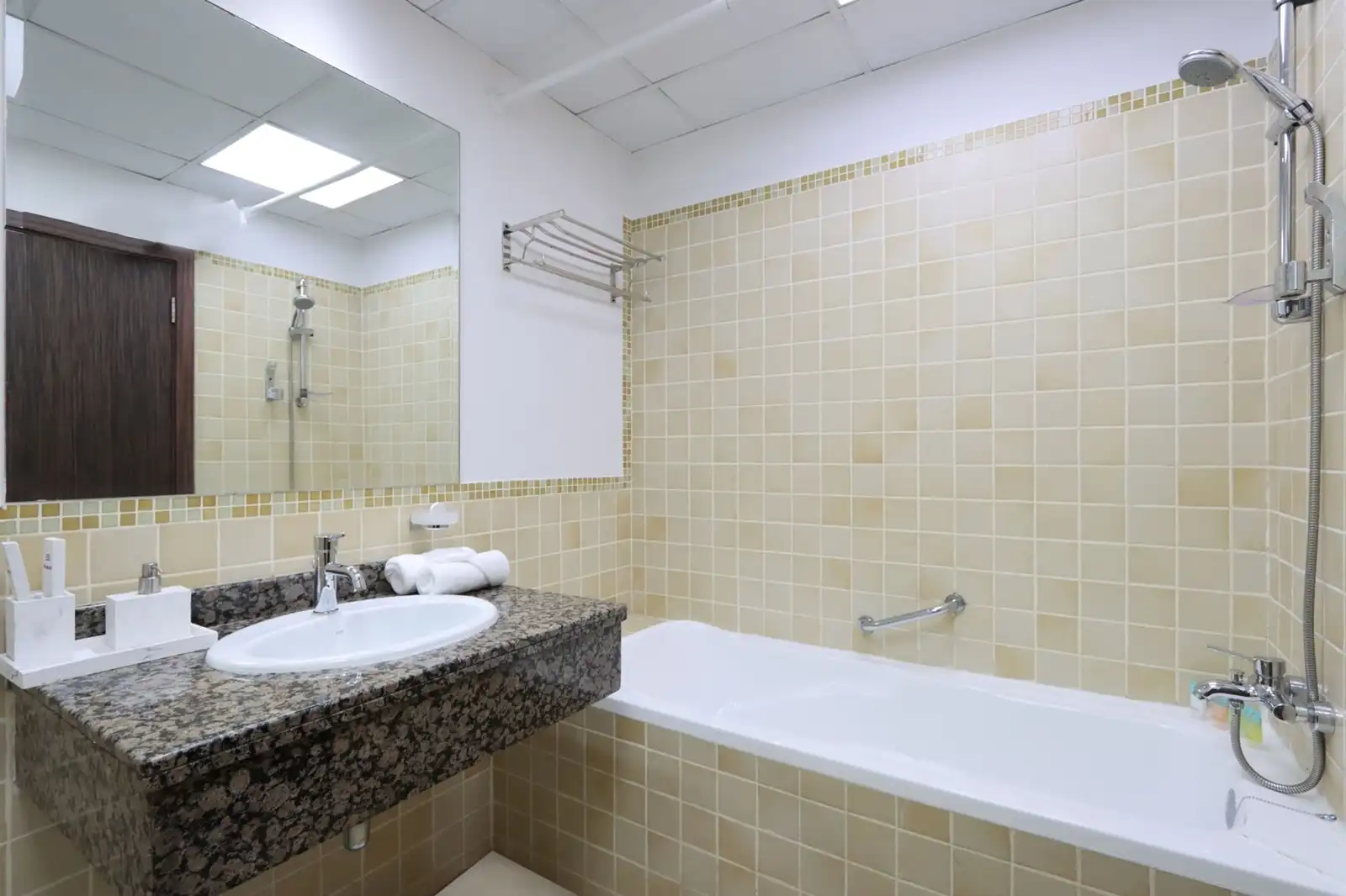 Modern 2BR in Shams, Dubai