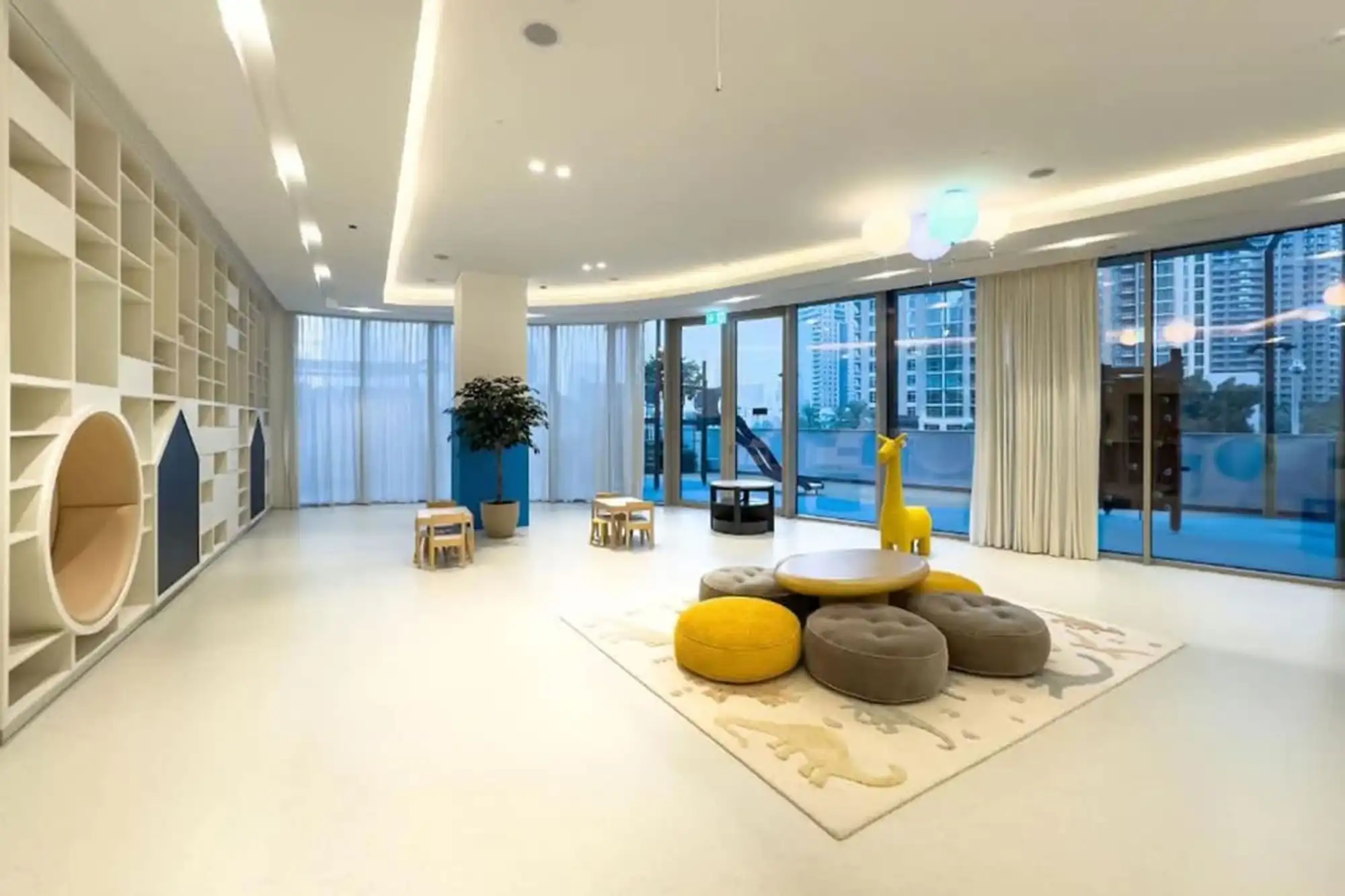 Modern 2BR with Partial Burj Khalifa View, Dubai