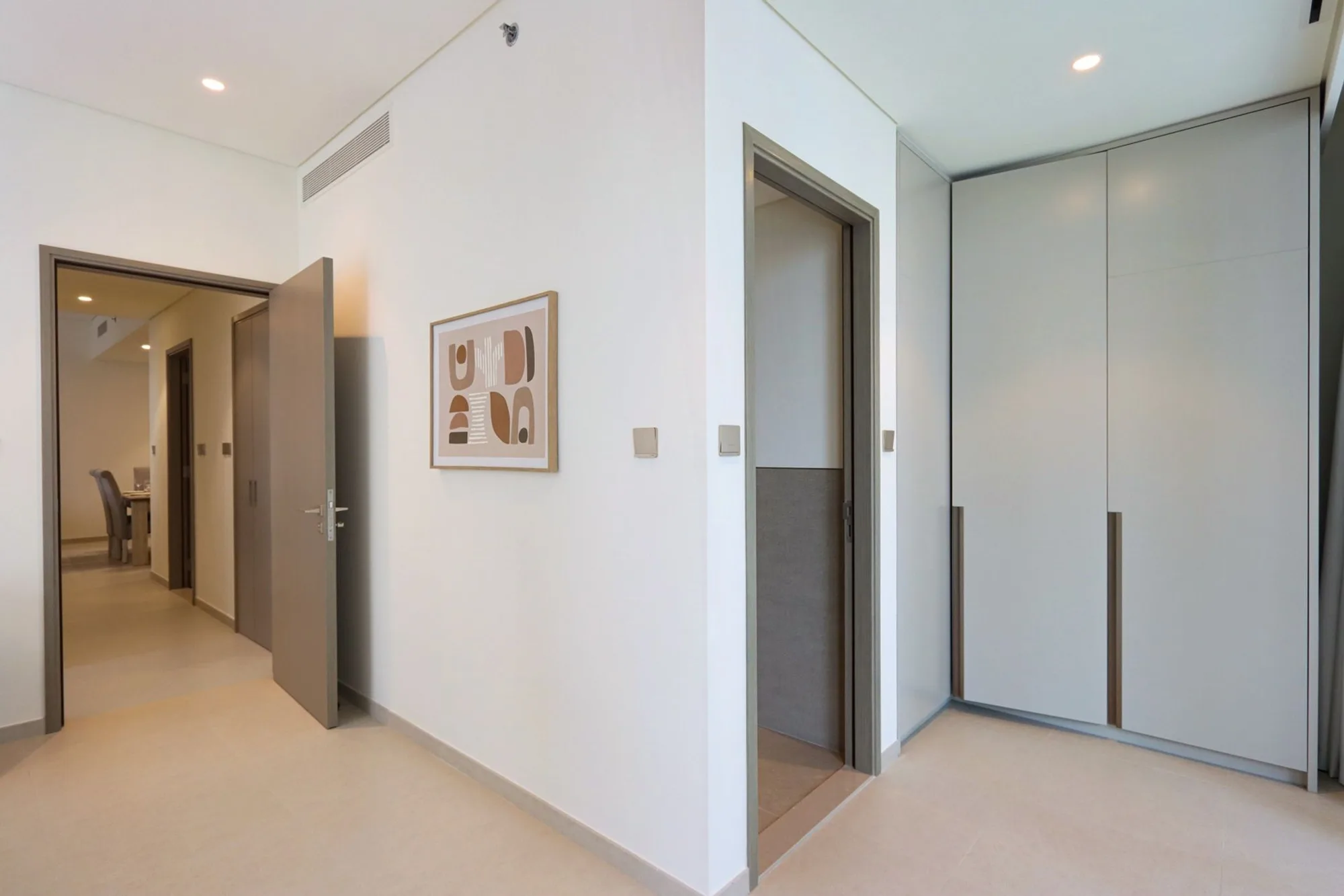 Modern 2BR with Partial Burj Khalifa View, Dubai