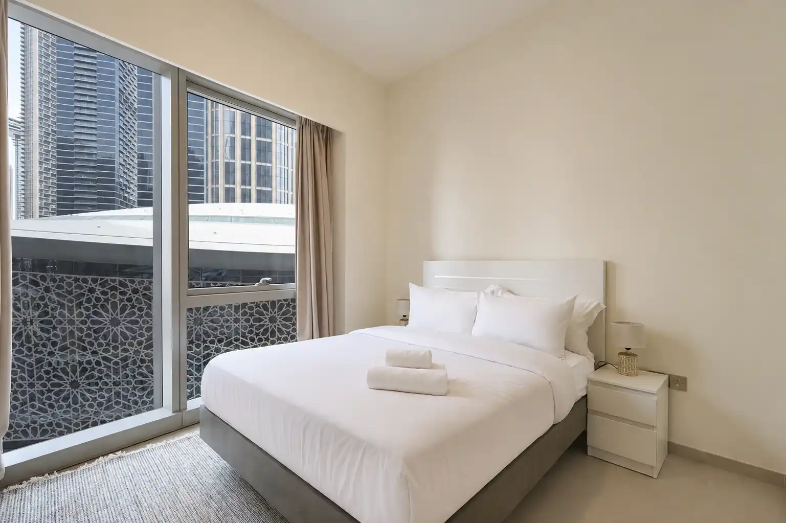 Modern 2BR with Partial Burj Khalifa View, Dubai