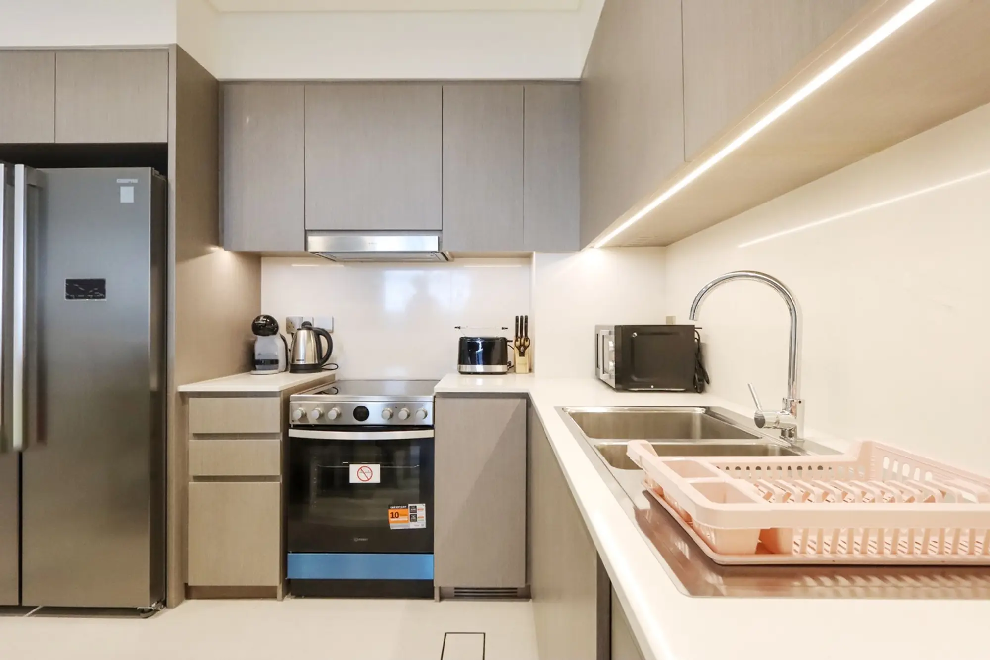 Modern 2BR with Partial Burj Khalifa View, Dubai