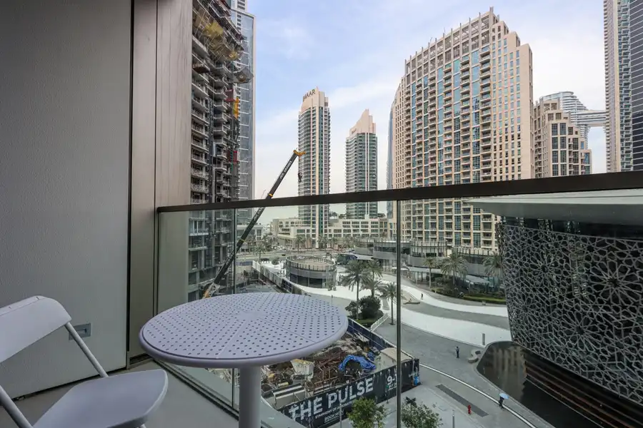 Modern 2BR with Partial Burj Khalifa View, Dubai