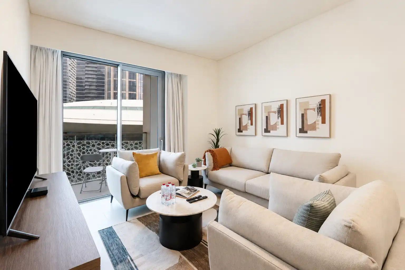 Modern 2BR with Partial Burj Khalifa View, Dubai