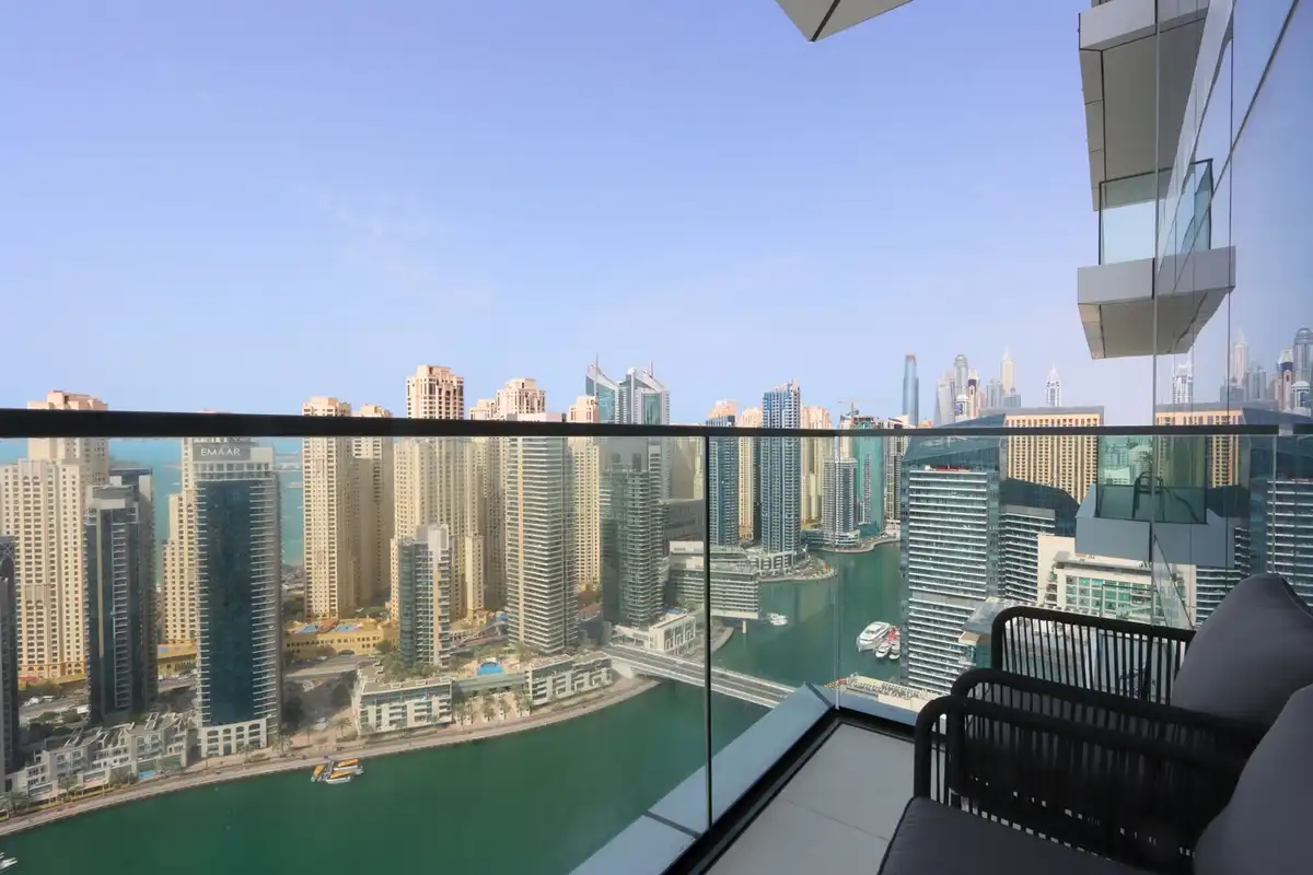 Modern 3BR with Marina & Sunset View, Dubai