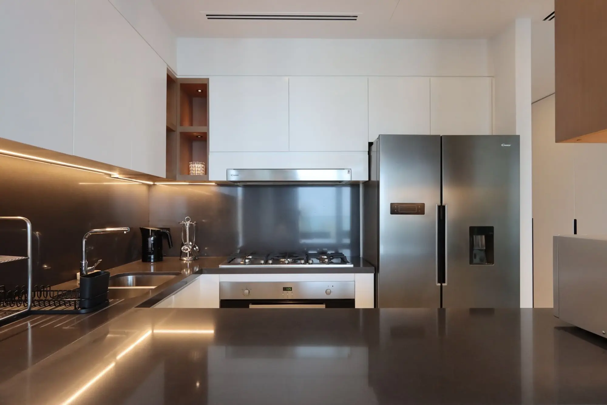 Modern 3BR with Marina & Sunset View, Dubai