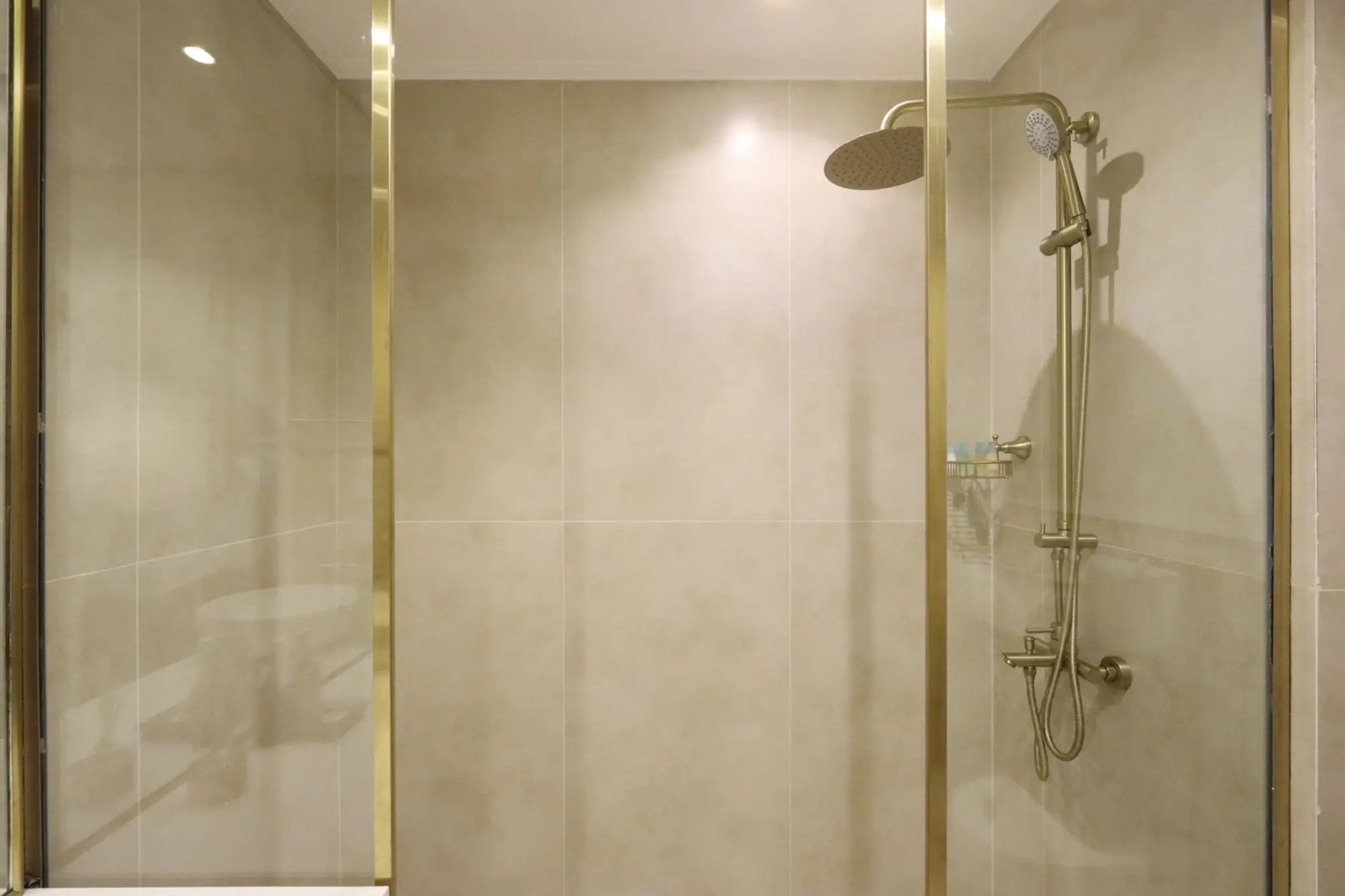 Modern Living 1B Apartment in JVC, Dubai