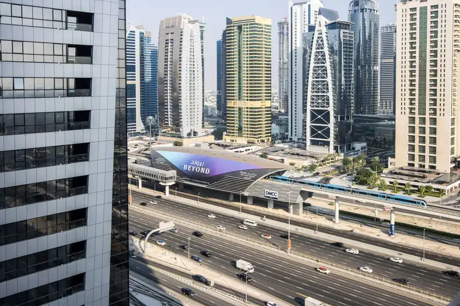 Modern Loft 1BR Next to Metro & Marina Walk, Dubai