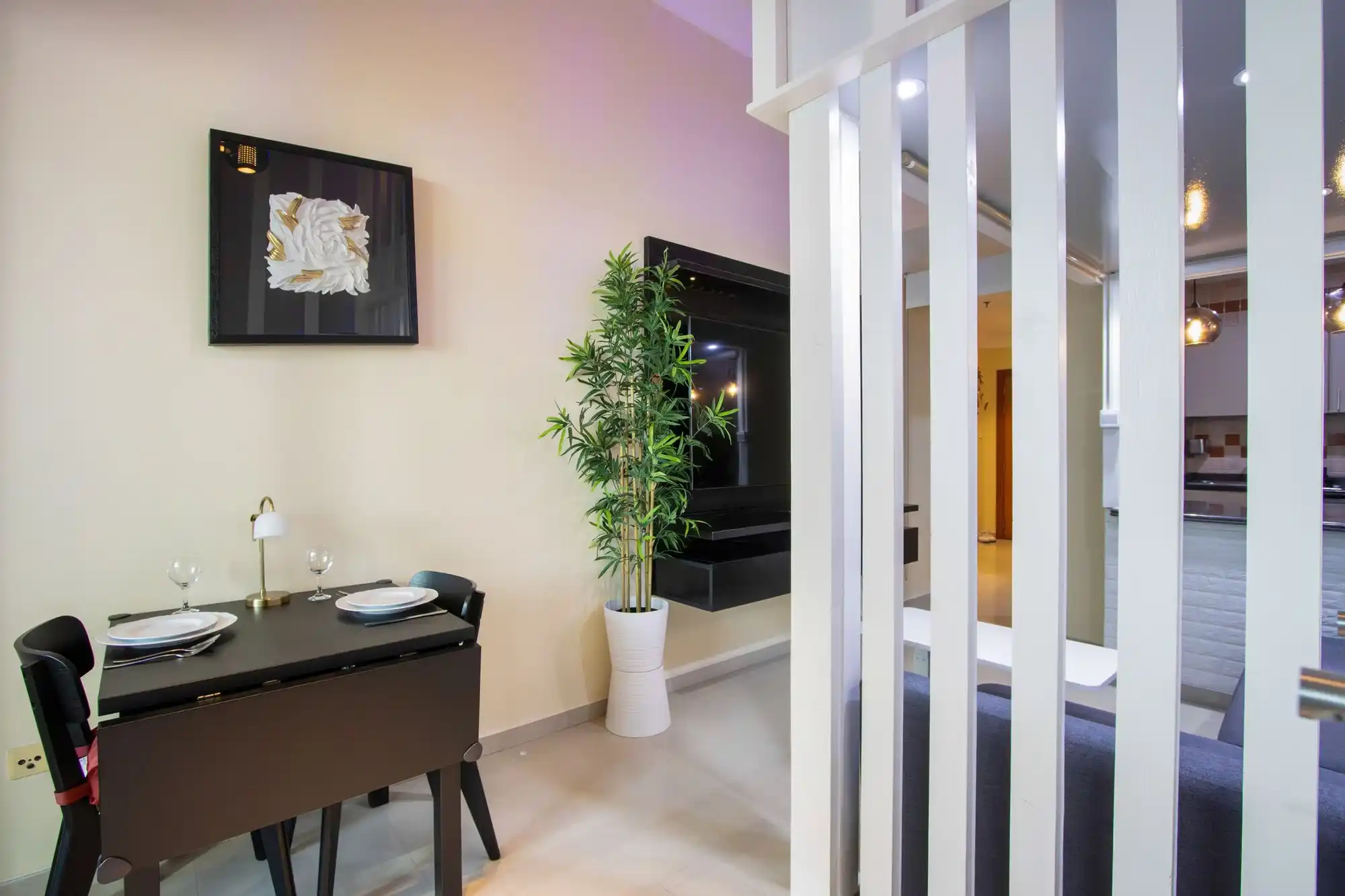 Modern Loft 1BR Next to Metro & Marina Walk, Dubai