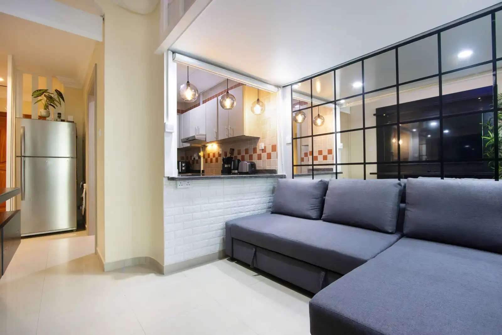 Modern Loft 1BR Next to Metro & Marina Walk, Dubai
