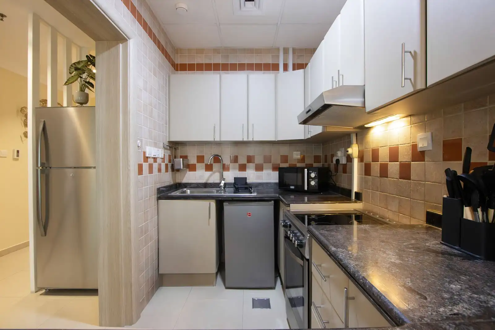Modern Loft 1BR Next to Metro & Marina Walk, Dubai
