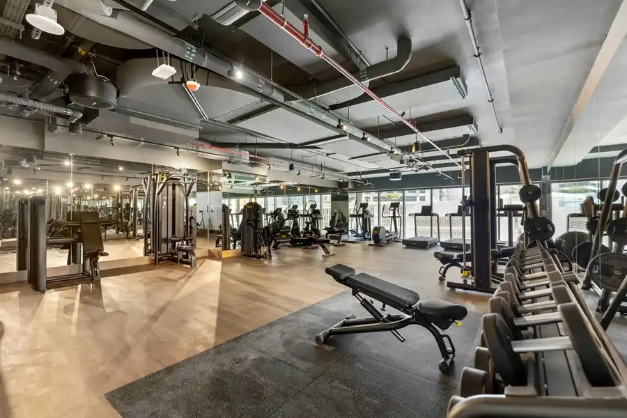 Modern Studio Near Dubai Mall, Walk to Dubai Canal, Dubai