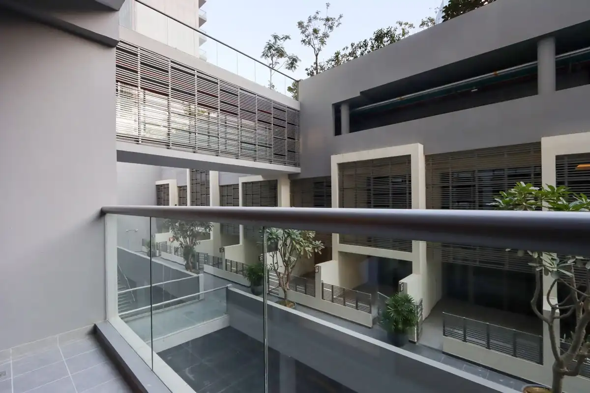 Modern Studio Near Dubai Mall, Walk to Dubai Canal, Dubai
