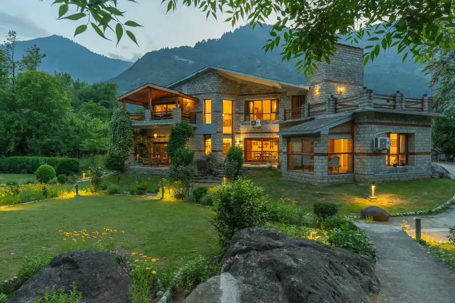 Moets Waterfront Estate - Raison, Manali