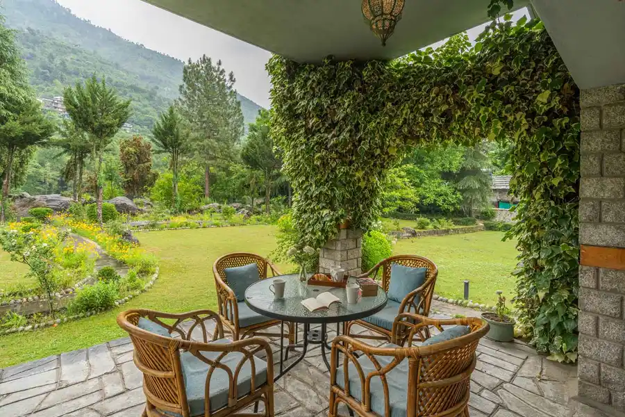 Moets Waterfront Estate - Raison, Manali