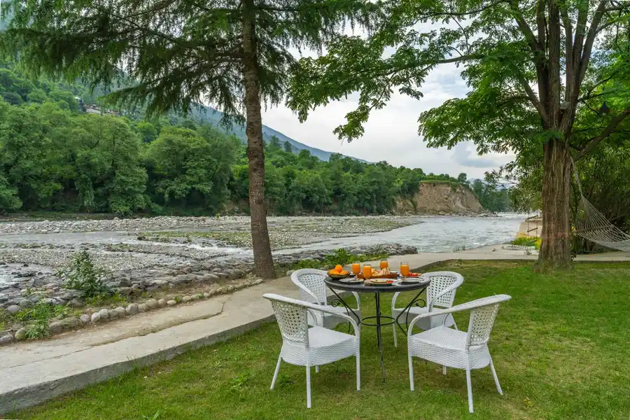 Moets Waterfront Estate - Raison, Manali