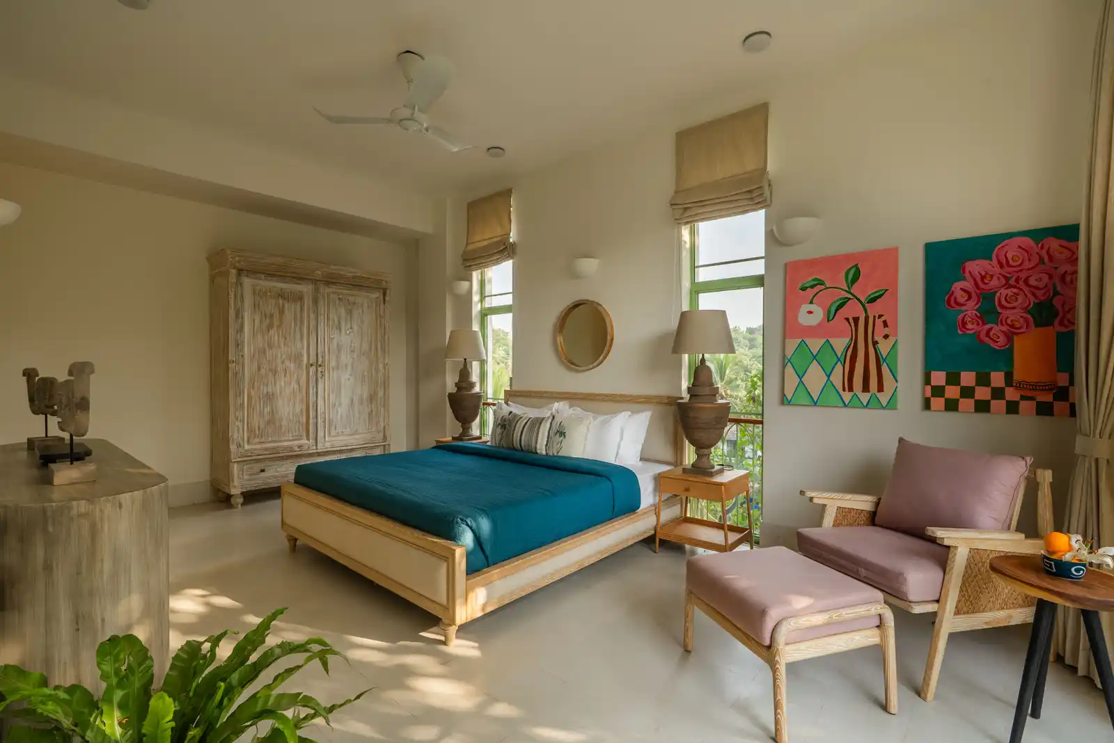 Moonstone Villa - Vagator w/ Pool & Rooftop Jacuzzi, North Goa