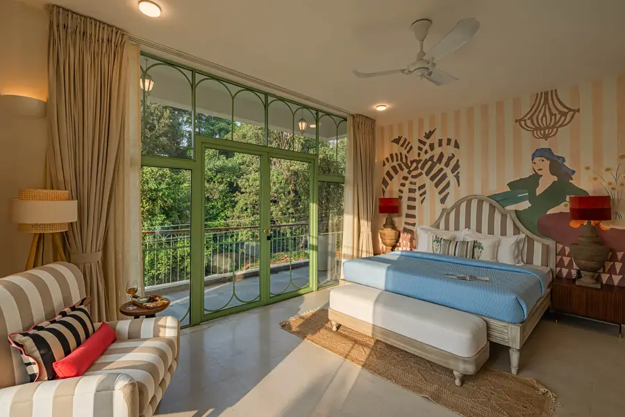 Moonstone Villa - Vagator w/ Pool & Rooftop Jacuzzi, North Goa