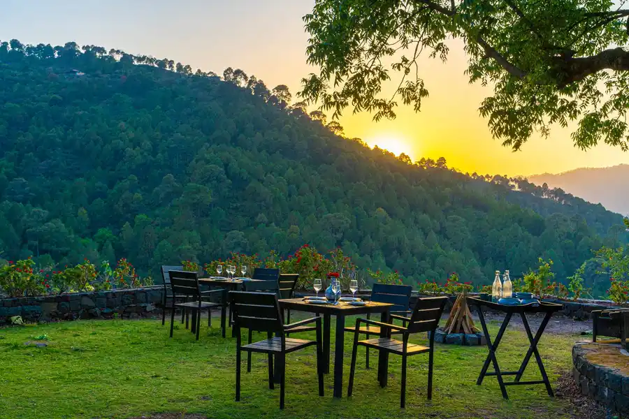 Mountain Mirage w/ Bonfire - Parwanoo, Kasauli