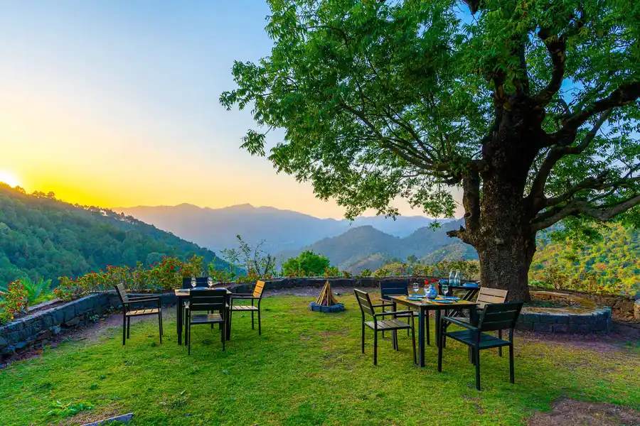 Mountain Mirage w/ Bonfire - Parwanoo, Kasauli