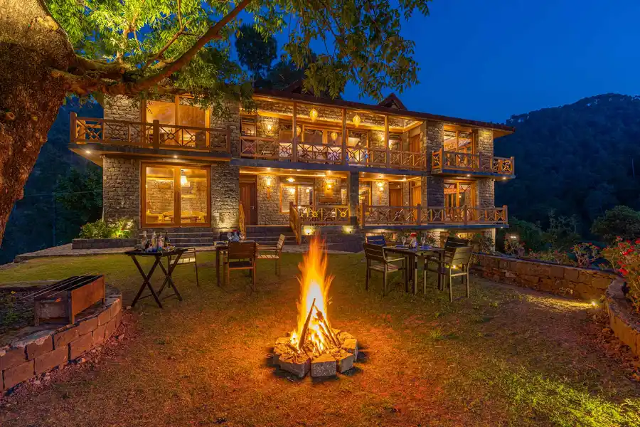 Mountain Mirage w/ Bonfire - Parwanoo, Kasauli