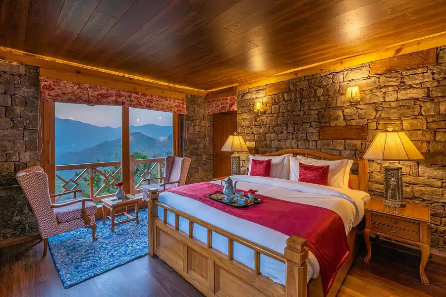Mountain Mirage w/ Bonfire - Parwanoo, Kasauli
