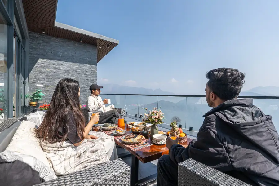 Mountains & Martini, Uttarakhand