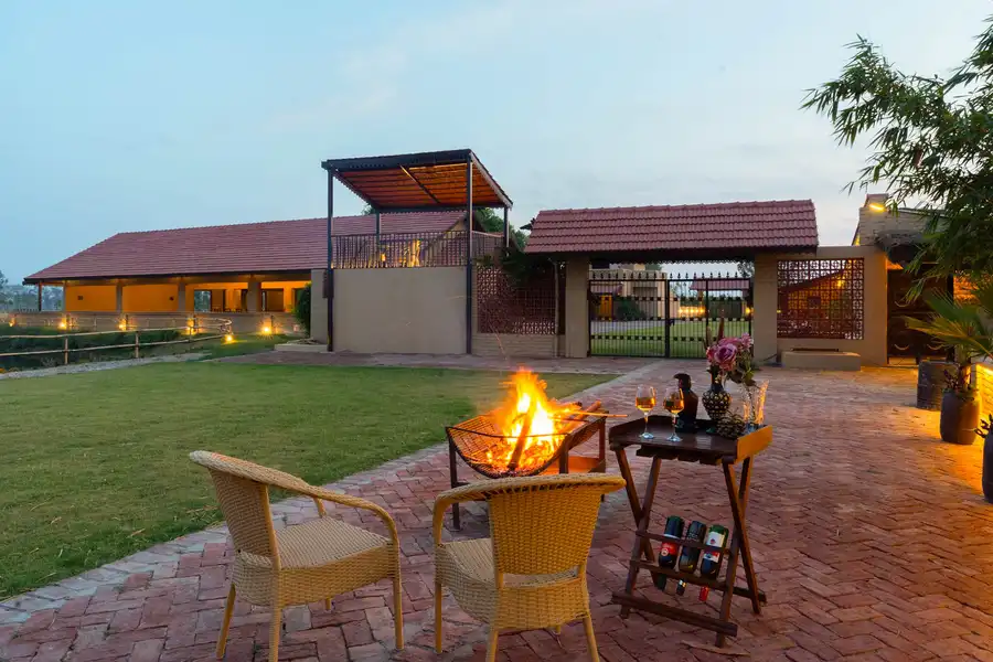 Mud & Mirage, Pilibhit