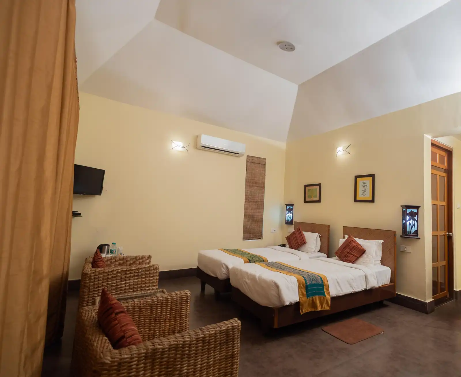 Musa Jungle Retreat Cottage | Rooms & Restaurant Room