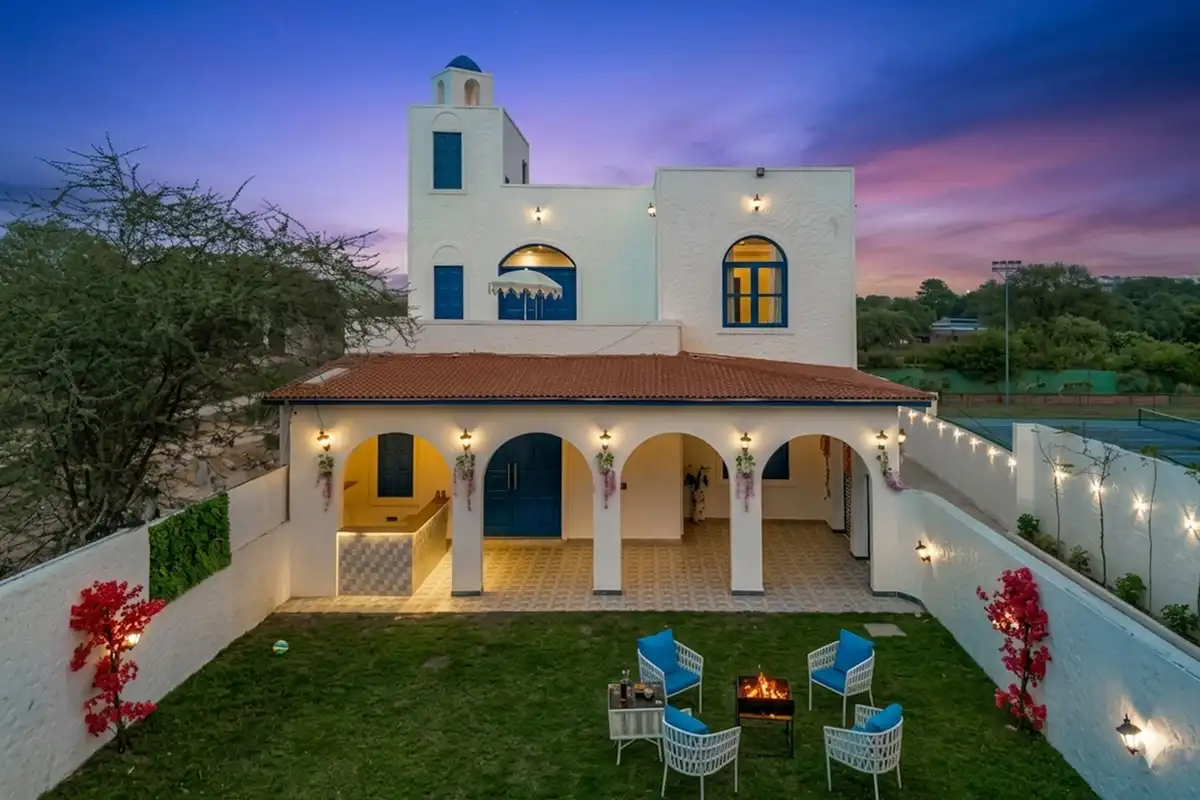 Mykonos Villa W/ Comp Breakfast, Gurgaon