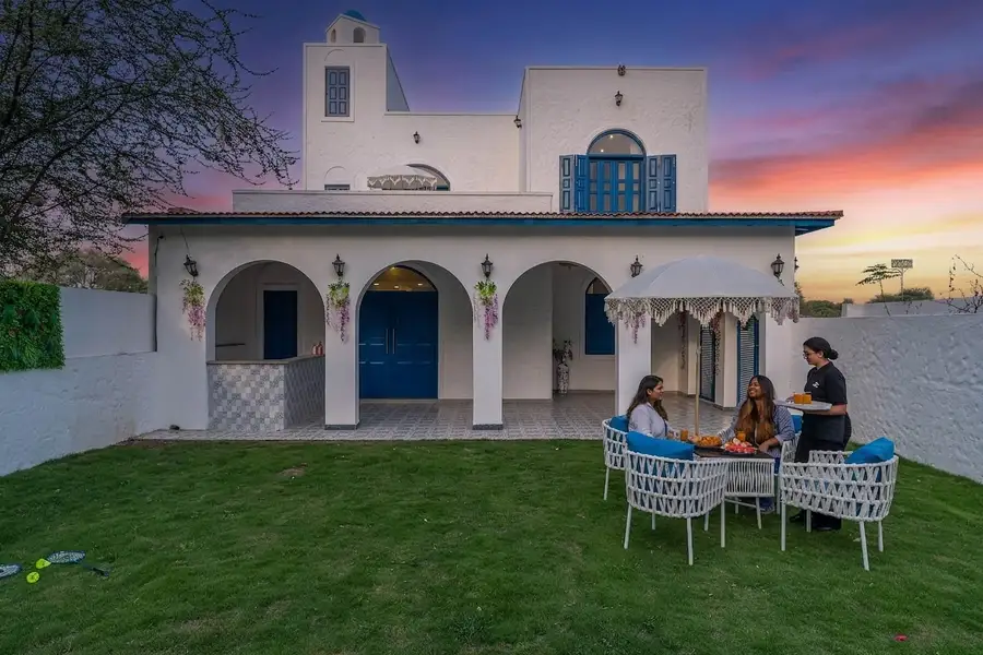 Mykonos Villa W/ Comp Breakfast, Gurgaon