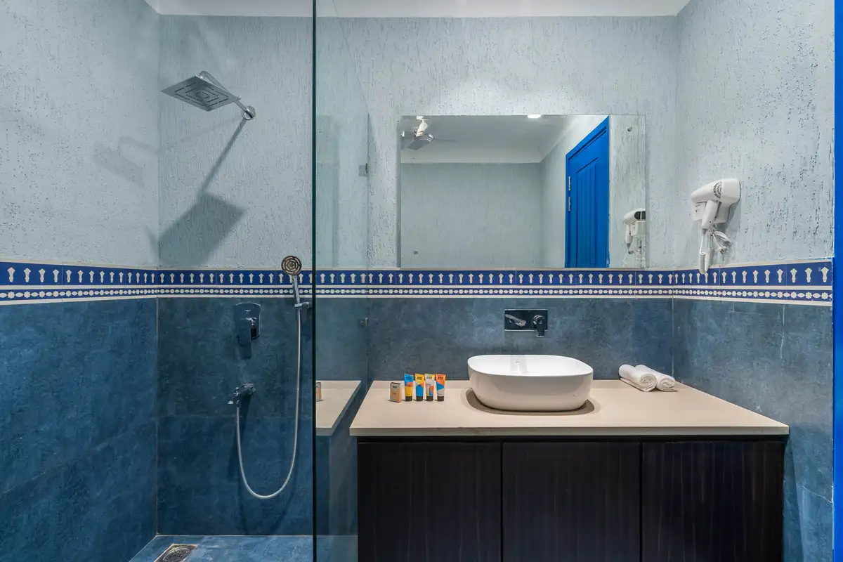 Mykonos Villa W/ Comp Breakfast, Gurgaon